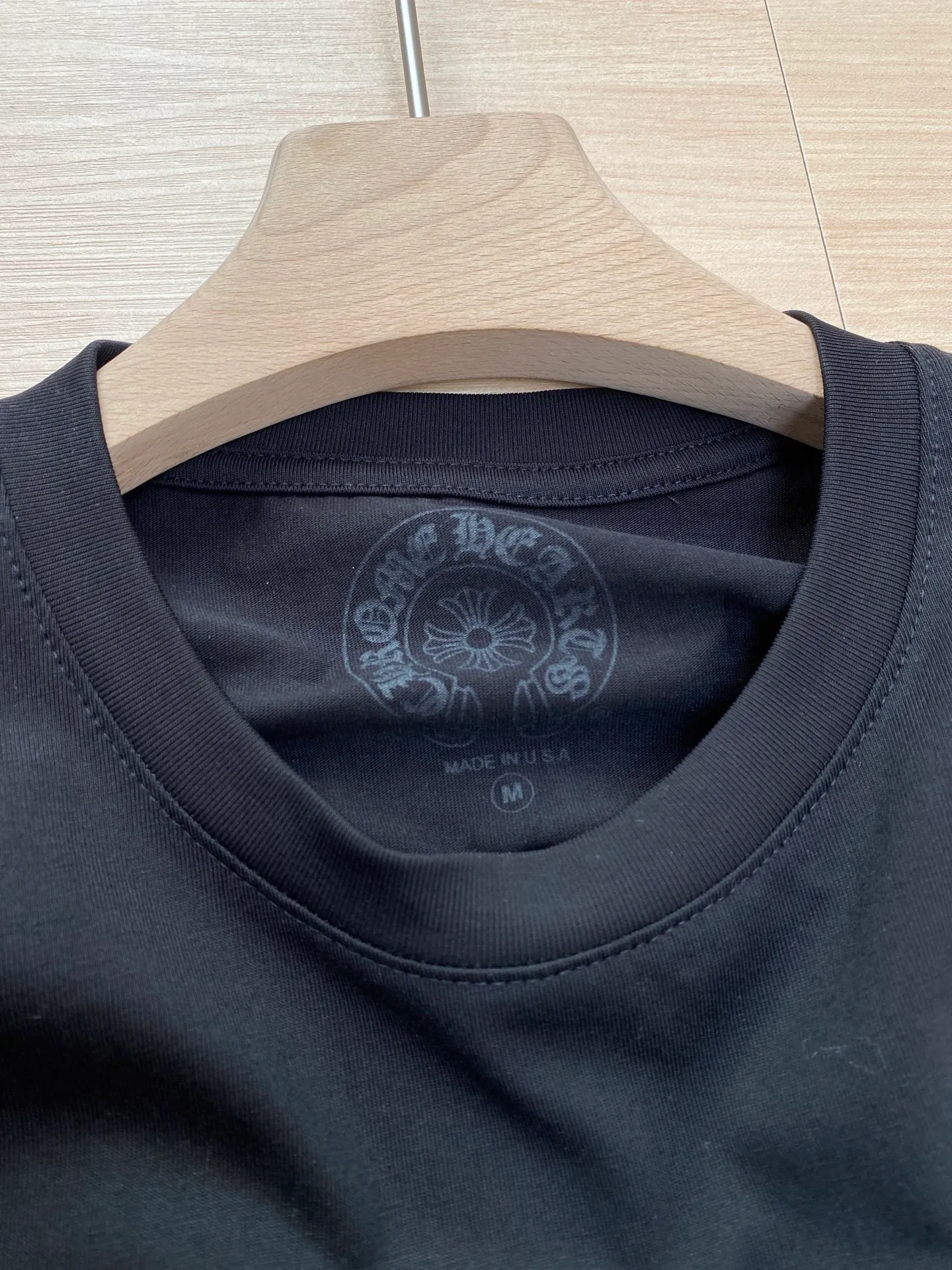 🅿️280 Chrome Hearts 🌟【Top Original】20th Anniversary Vegas Limited Short Sleeves Process description: The fabric is made of 26-woven 200g cotton, ready-to-wear washing process, the printing uses ink printing process + photo glue process, the overall routing is straight and delicate, the fabric is comfortable and soft, the color is consistent and no color difference. It can be matched with the same style to create a fashionable look, control various occasions, customized accessories, complete three standards, the same style for men and women! ⚠️Color: black and white ⚠️Size: SML